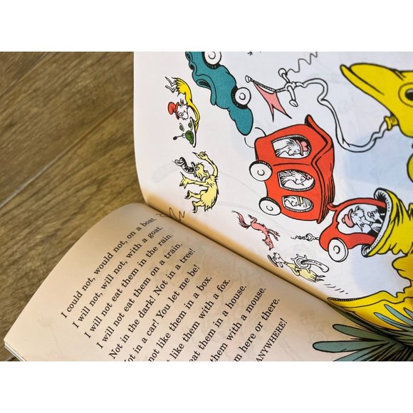 Green Eggs and Ham by Dr Seuss Beginners Book Hardcover childrens Hard Back - Picture 5 of 6